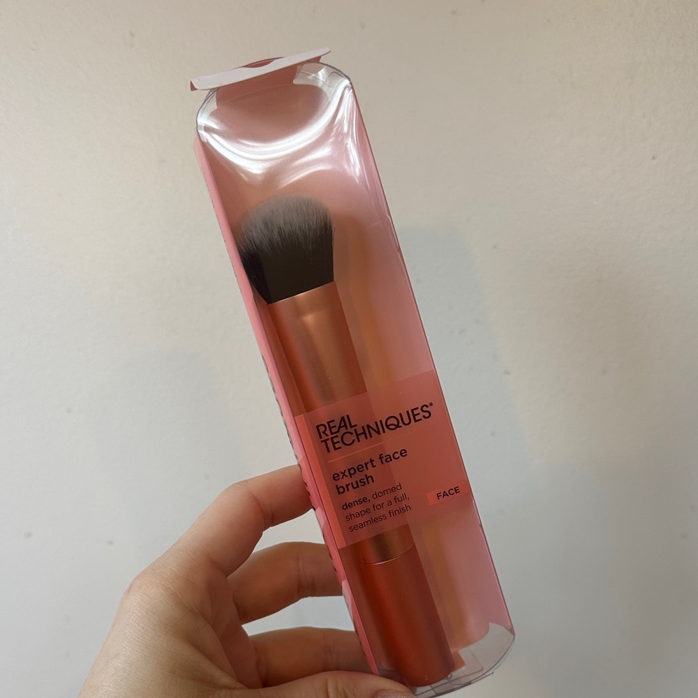 Real Techniques Expert Face Brush
